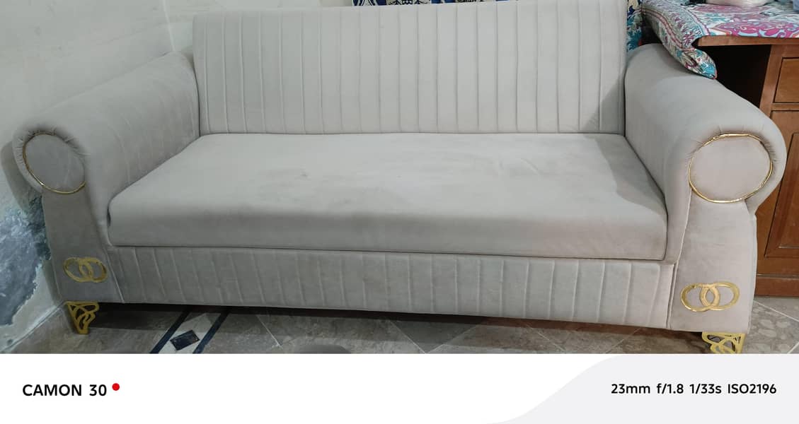 combed sofa 0