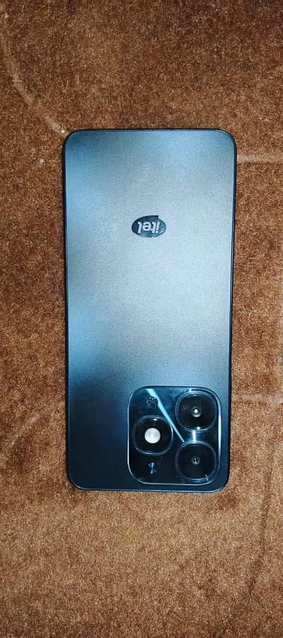 Itel A90 new phone box charger available 4+4/128Gb