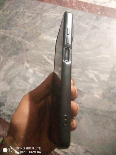 I sell this phone with best price and offers : one pouch  one charger