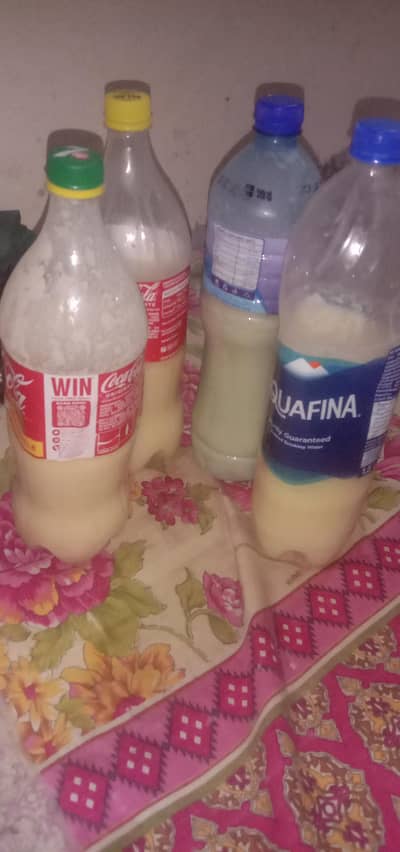 Pure Desi ghee hmry apny farm k janwaron ka available hy