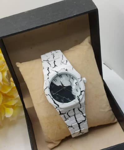 Black & White Aura Watch Fiber