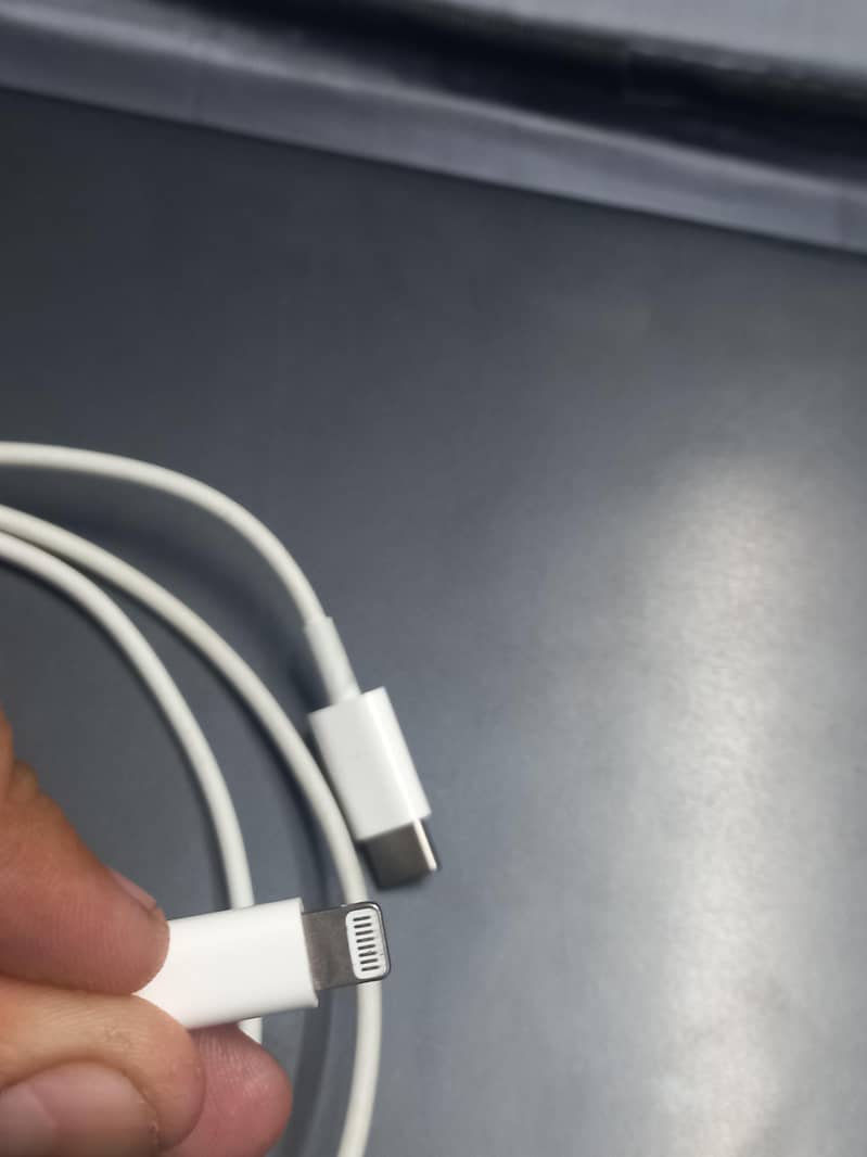 IPHONE 14 PRO MAX BOX PULLED CABLE 4