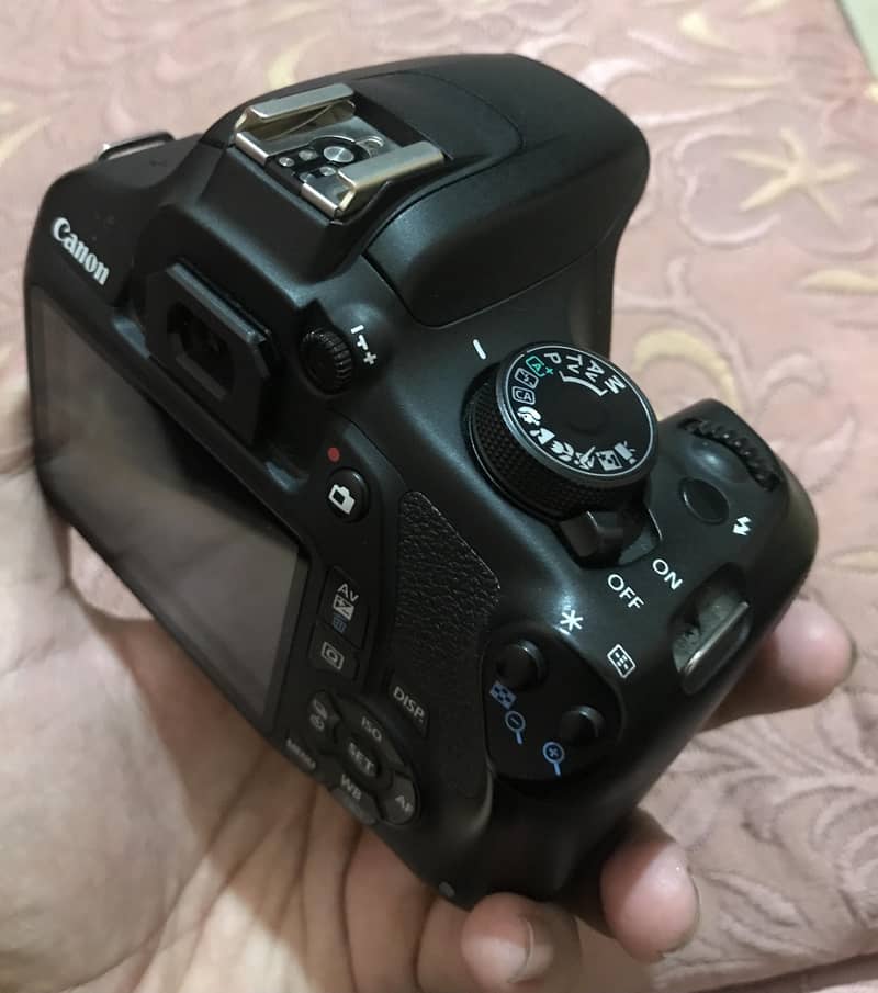 DSLR Camera 3