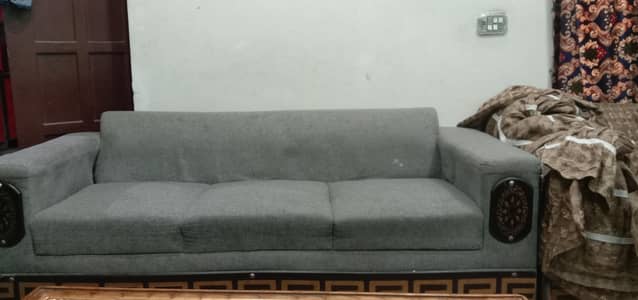 3,2,1 sofa set available