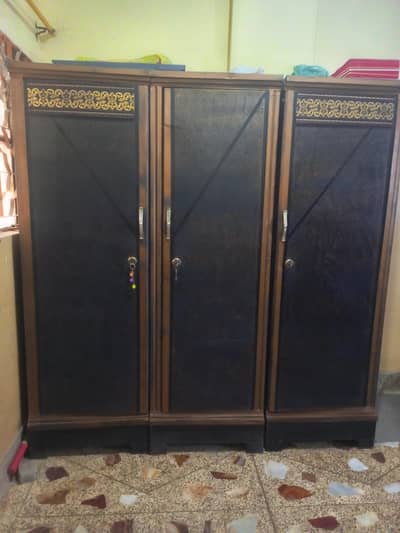 iron heavy weight almari  in lalukhet add details parhe 03112984471