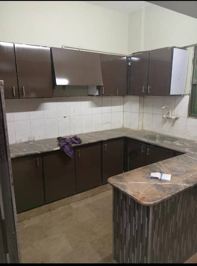 2 bed lounge flat for sale