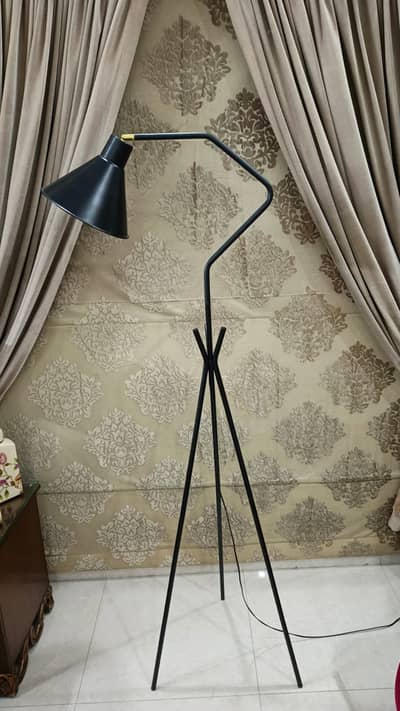 Modern Zig Zag Spotlight Floor Lamp – Designer Tripod Light |