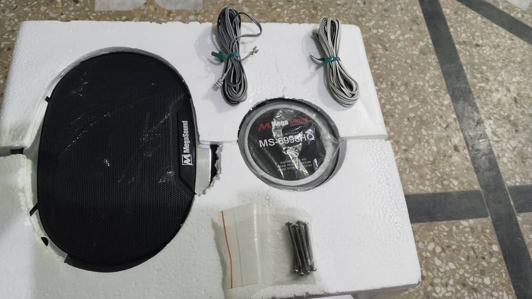 دو عدد نیو سپیکر بہترین بیس کوالٹی 4