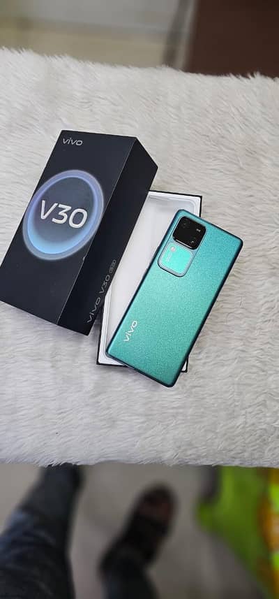 Vivo V30 5G Mobile 12+12 256 gb Full box 0325-3982-806
