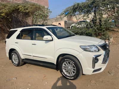 Toyota Fortuner 2013 model car in good condition