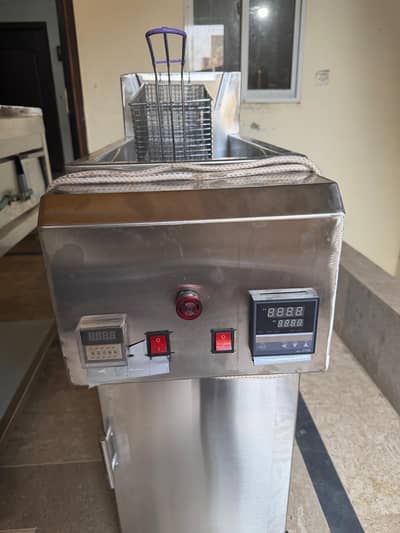 16 Litre fryer brand new
