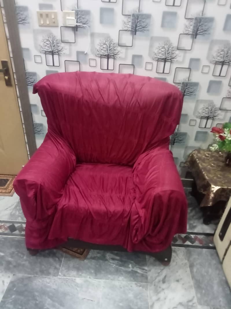 Almost new sofa set 2
