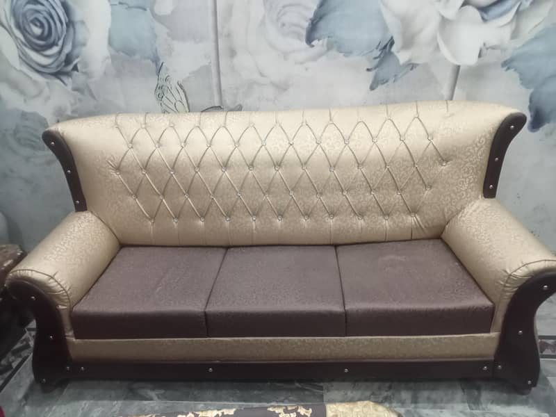 Almost new sofa set 5