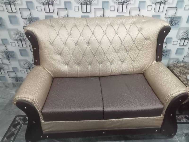 Almost new sofa set 6