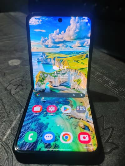 Samsung Galaxy z flip 3 mobile phone fold