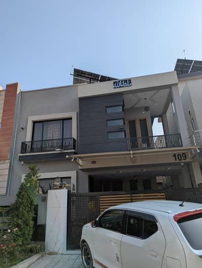 House For rent Bahria phase 6 1st floor