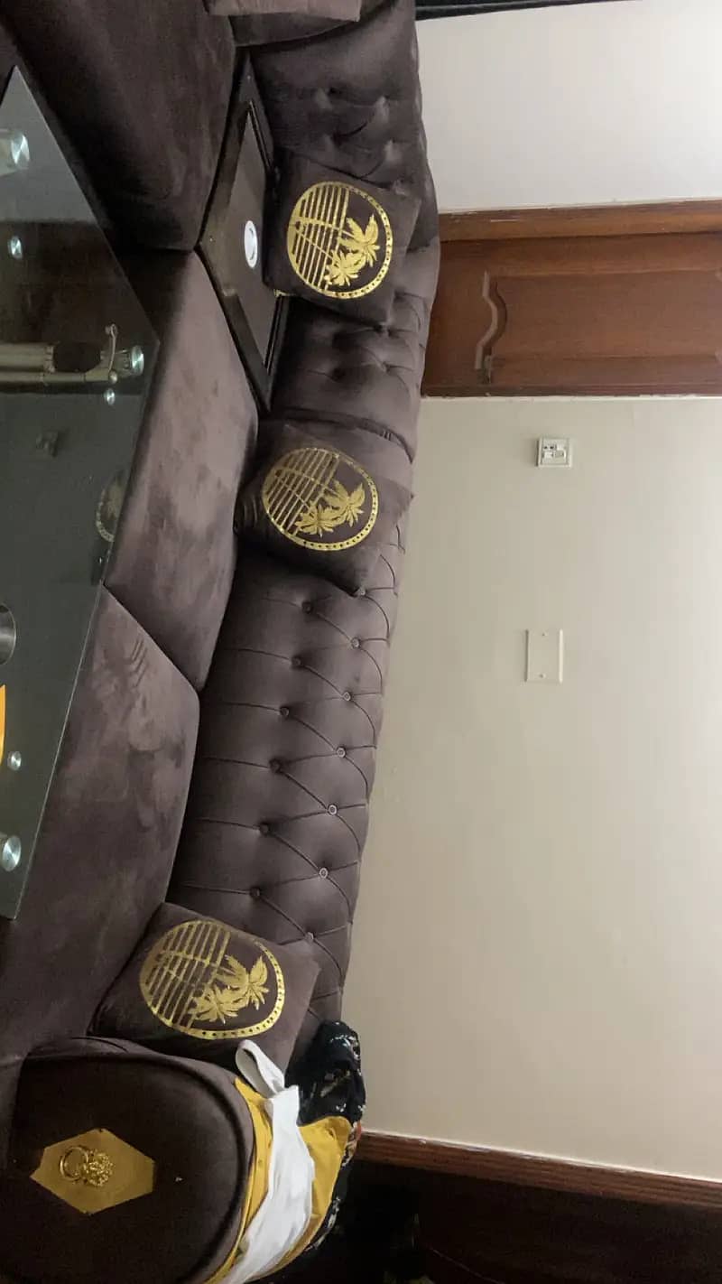L shape sofa 0