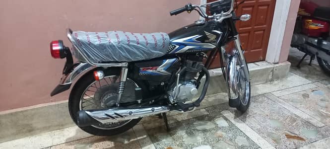 CG 125 black