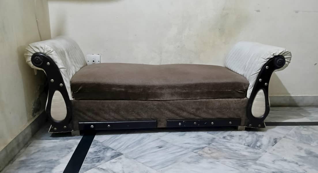 Sethi Sofa 1