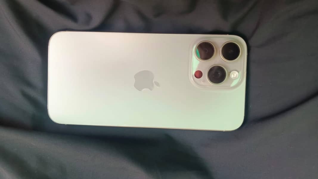 iPhone 15 pro max condition 10/10 3
