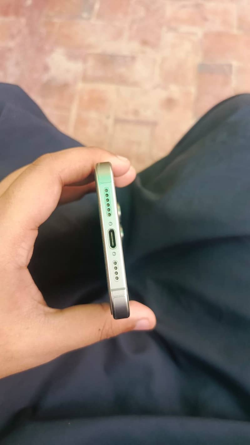iPhone 15 pro max condition 10/10 7