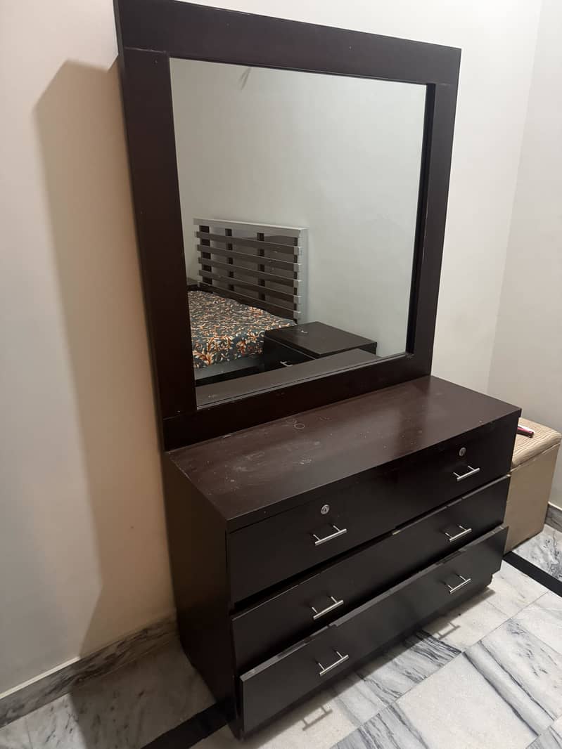 Dressing table and side tables 1