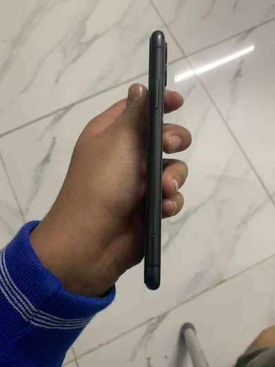 Iphone 11 64 gb factory unlock.