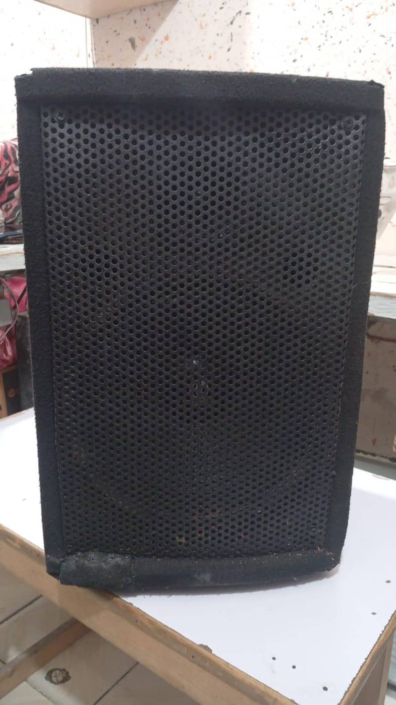 AMPLIFIER SPEAKER 1
