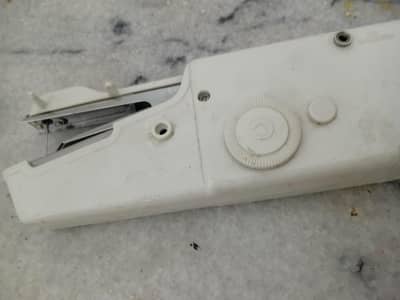 Handy sewing machine