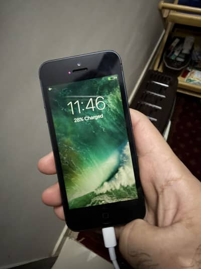 iPhone 5 BLACK JV 9/10