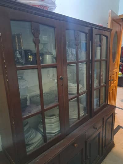 Showcase for Bartan 3 doors, in two pieces