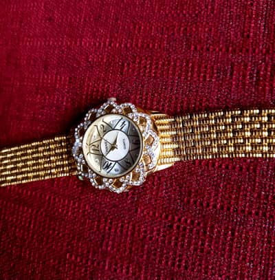 Brand New Ladies Watch Gold Colour
