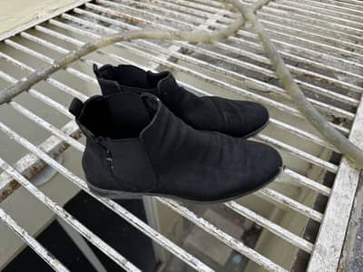 Black Chelsea Shoes , Size 8 , 41.5