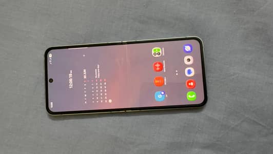 Samsung Z Flip 6 - 512 GB for urgent sale