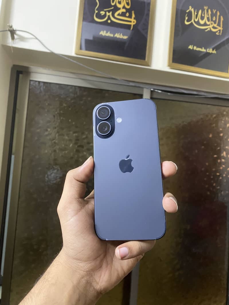 IPHONE 16 0