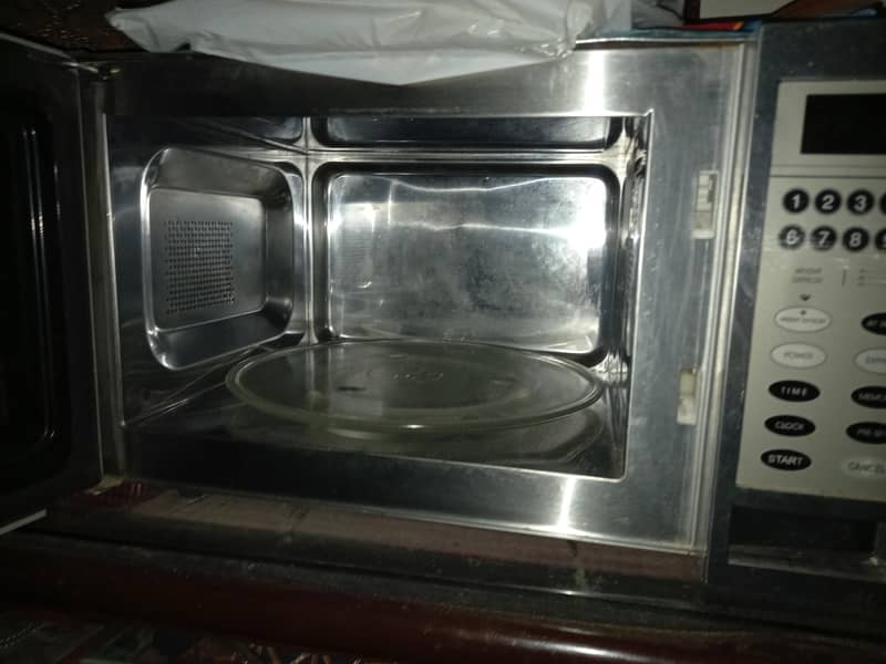 SG microwave. large size. 3