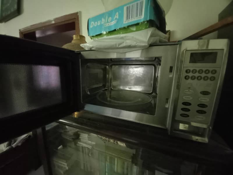 SG microwave. large size. 4