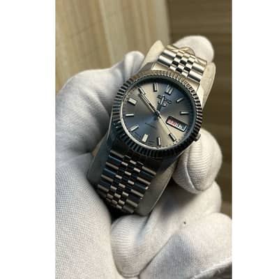 SEIKO 5 AUTOMATIC WITH FLUTED BEZEL