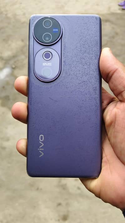 . Vivo v40 5G 12/256Gb