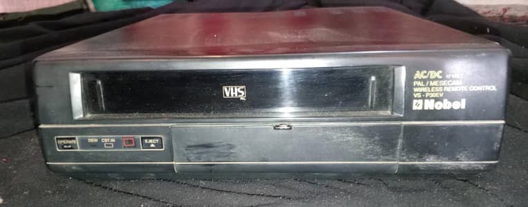 Vintage VCR / cassettesPlayer – Non-Functional (Needs Minor Repair)