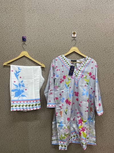 Women 2 piece suit _ premium quality