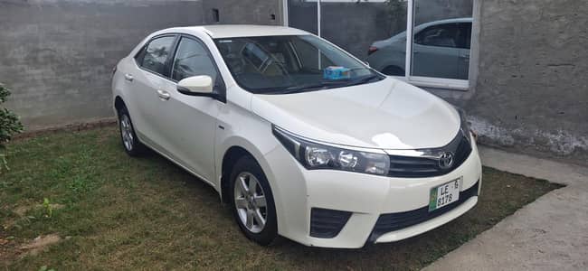 TOYOTA COROLLA  2015 DECEMBER  IMMACULATE  CONDITION  OWN MY NAME