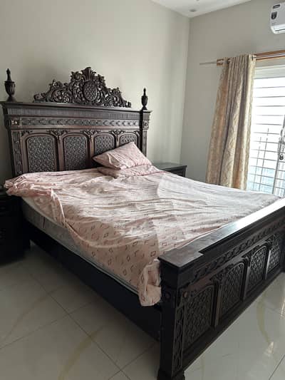 Bed set/ luxury bed set/ solid wood