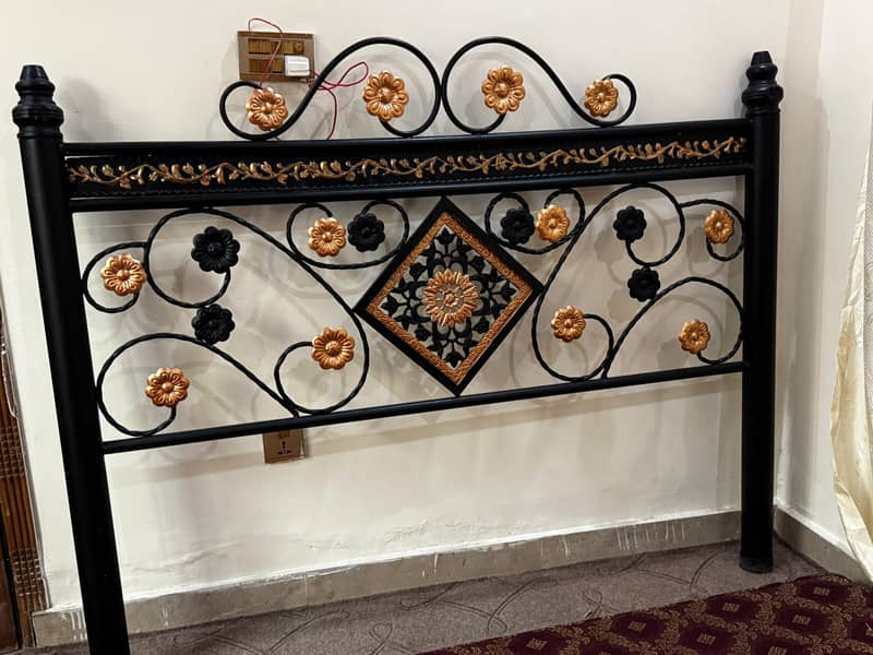 double bed queen bed 1