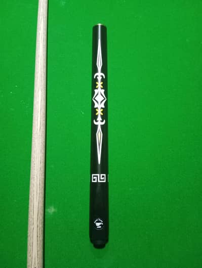 3 piece cue with chalk and bag