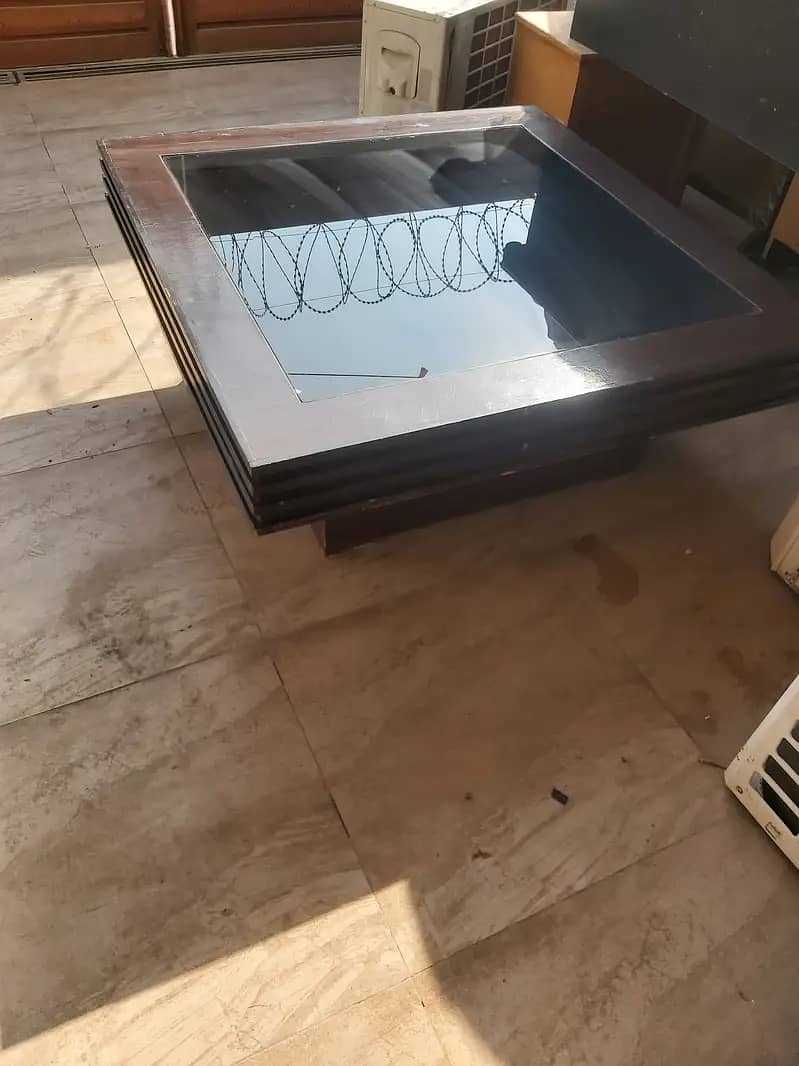 Bed, side tables, dressing table 5