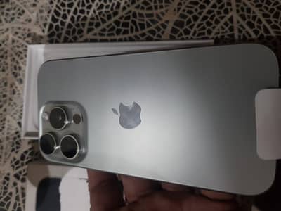 Iphone 16pro 128GB ( Jv canadian)