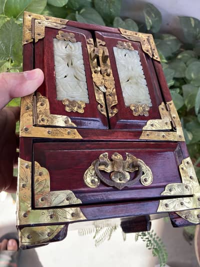 Large Rosewood and vintage Jade Inlay Jewelry Box