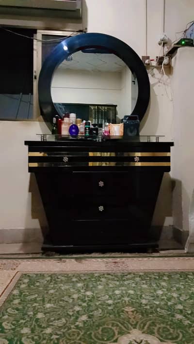 dressing table