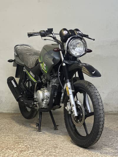 Yamaha ybr125g 2023 model ( mat green colour)